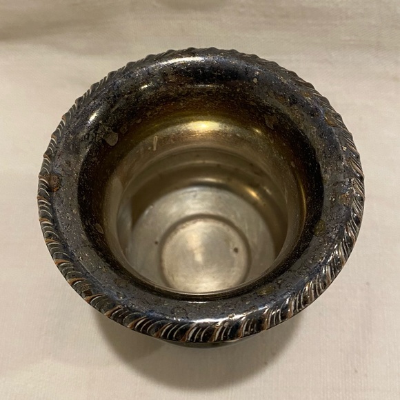 Vintage silver plate Sheffield mini vase/ urn - shabby chic / retro / MCM - Picture 2 of 7